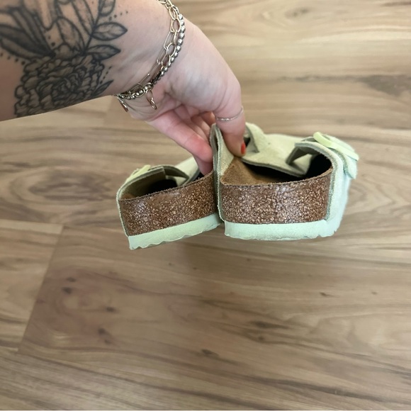Birkenstock Boston Soft Footbed
Suede Leather - Faded Lime - Picture 3 of 5